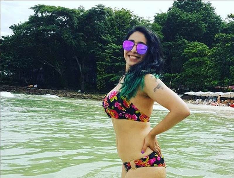 Singer Neha Bhasin’s hot and sexy bikini pictures are too good to miss