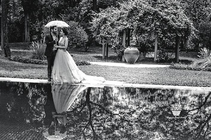 Sanjam and Sahil’s vintage pool-side shoot at a resort on the outskirts of Mumbai