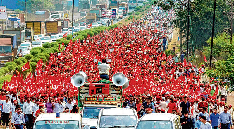 Maharashtra: Govt says positive on demands even as farmers begin 3-day long march in Ahmednagar