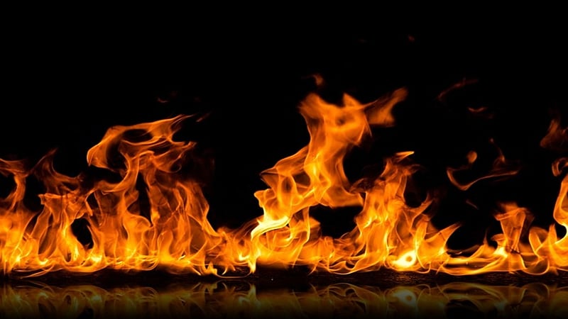100 huts gutted in fire in a village in Meerut