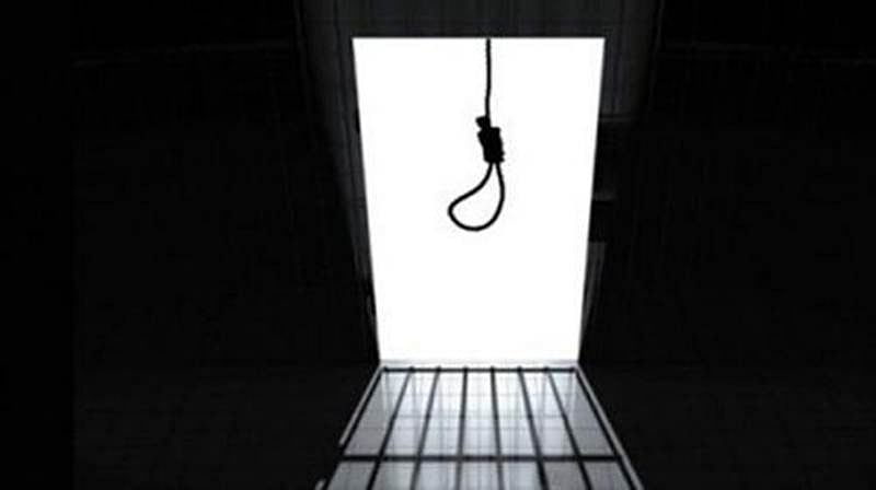 Mumbai: Film producer hangs self, names builder in suicide note