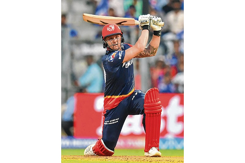 Delhi stuns Mumbai