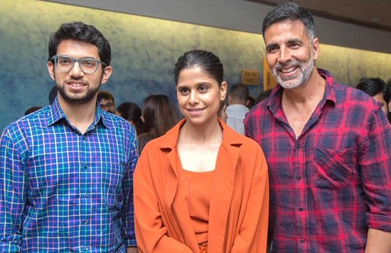 Chumbak screening: Akshay Kumar trikes a pose with Aditya Thackeray, Sachin Khedekar and Sai Tamhankar