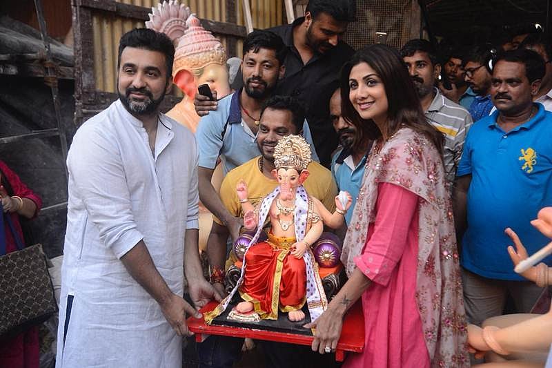 Shilpa Shetty and hubby Raj Kundra welcome Ganpati. Image: Viral Bhayani
