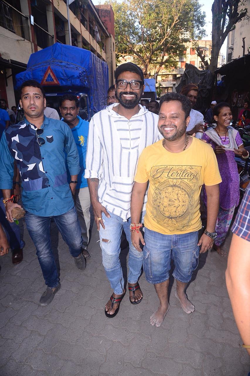 Remo D’souza welcomes Ganpati. Image: Viral Bhayani