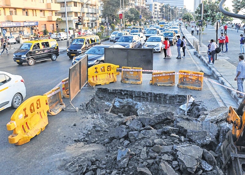 Mumbai: Part of VIP road opposite Pizza by the Bay restaurant at Marine Drive caves in