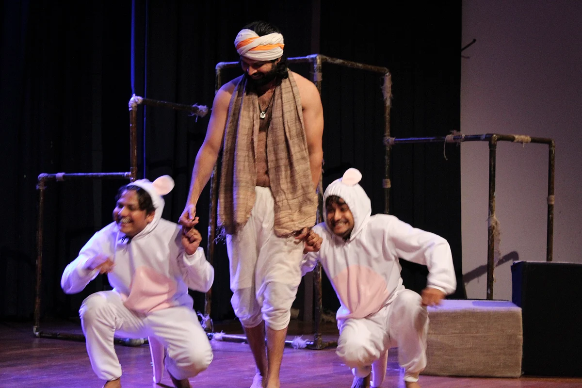 Still from the play Harus Marus