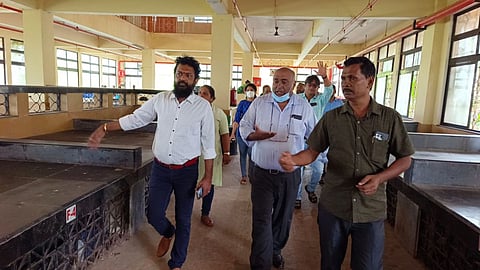 Local MLA Antonio Vas (extreme right) during the joint inspection of the Cortalim market complex on Tuesday. 
