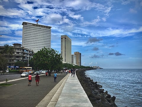 A clear morning on the Marine Drive, Mumbai. (Unsplash)