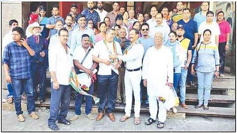 Dixon Vaz joins Congress