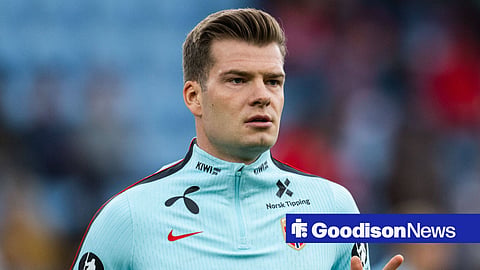 Alexander Sorloth warming up for the Norwegian national team