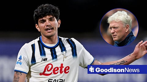 Atalanta star Raoul Bellanova next to Everton manager David Moyes.