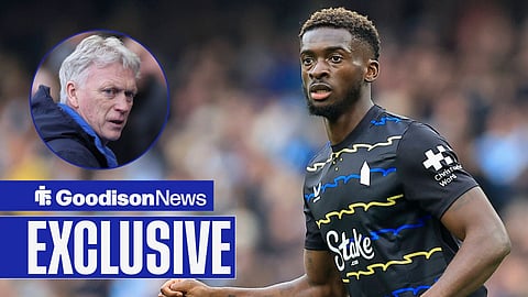 Tim Iroegbunam 42 of Everton during the Premier League match between Manchester City and Everton at the Etihad Stadium and a circle inset of David Moyes looking annoyed