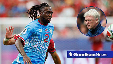 Aaron Wan-Bissaka playing for DR Congo in World Cup match against Portugal, 17 June 2026, while next to Everton manager David Moyes.