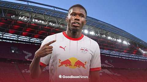 Thierno Barry in an RB Leipzig shirt.