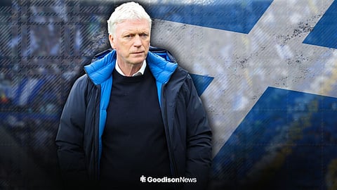 David Moyes next to a Scotland flag