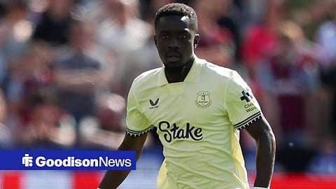 Idrissa Gueye playing for Everton
