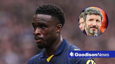 Main image of Mandela Keita playing for Parma with Mark van Bommel's smiling face in a circular inset on the right