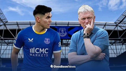 Carlos Alcaraz in an Everton kit, with David Moyes alongside him and Hill Dickinson Stadium in the background