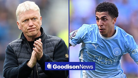 Everton manager David Moyes applauding and Manchester City's Rico Lewis