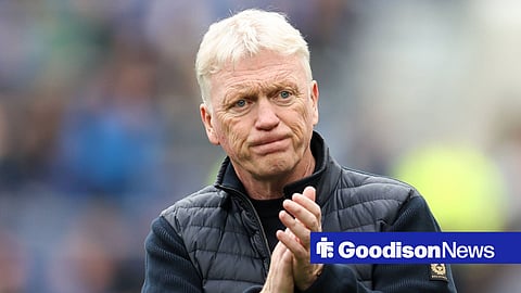 David Moyes looking worried at Everton