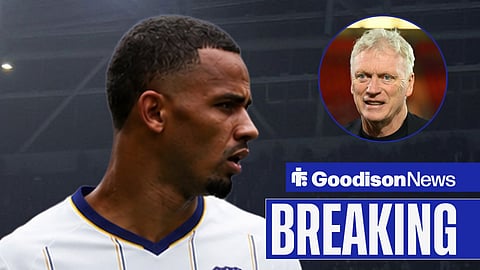 Iliman Ndiaye and Everton boss David Moyes 