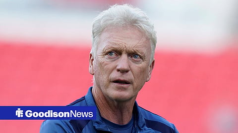 David Moyes looking on as Everton manager