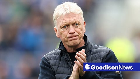 David Moyes applauding Everton fans