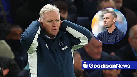 David Moyes with hands on his head and Gary O'Neil