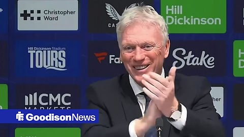Everton manager David Moyes applauding in a press conference