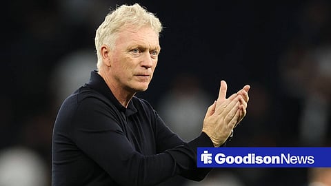 David Moyes clapping at Everton