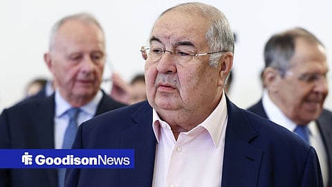 Alisher Usmanov at a conference