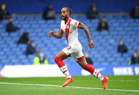Walcott set to exit Everton permanently, will join Southampton