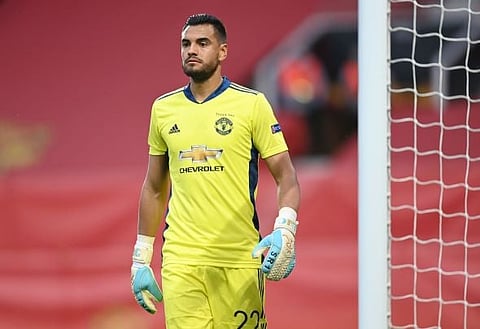 Report: Everton make contact to sign Sergio Romero on a free transfer