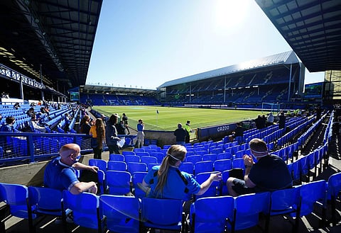 Everton Super Fans want Donny van de Beek signed