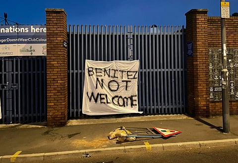 Everton fans hang abusive banners aimed at Rafa Benitez at Goodison Park