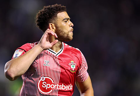 Everton submit multi-million bid to sign Southampton striker Che Adams - Sky Sports