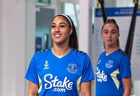 Manchester United Women trigger Gabby George release clause to sign her from Everton Women