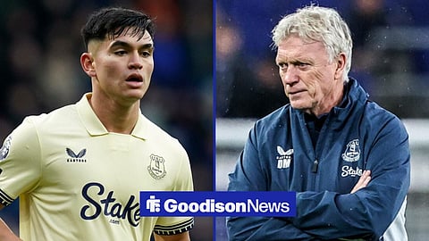 Everton star Charly Alcaraz in action while standing next to David Moyes.