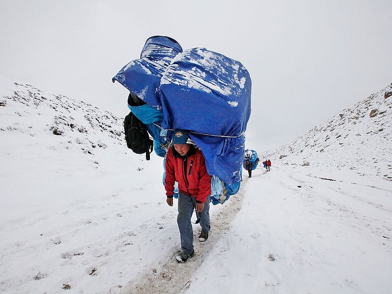 Coronavirus casts shadow over Everest
