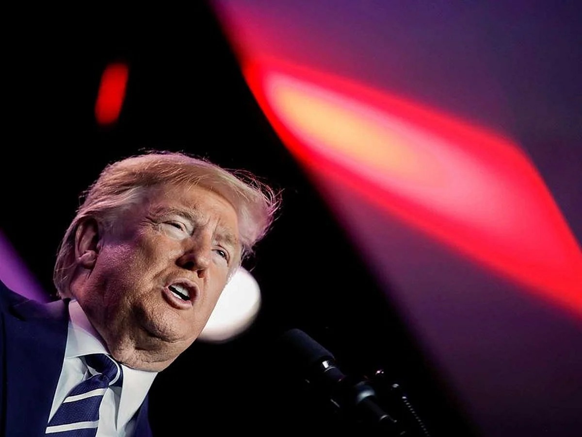 Trump to send Ukraine weapons, warns Russia of tariffs