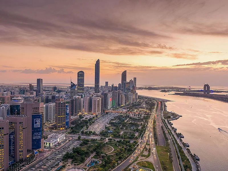 Stock Abu Dhabi skyline