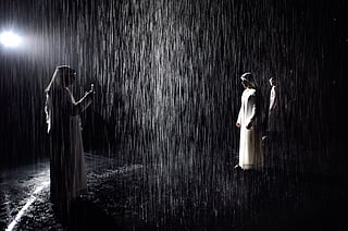 Video: Walk through rain without getting wet in Sharjah