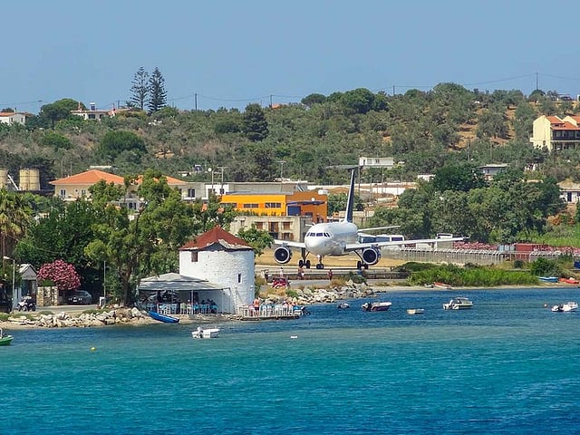 kiathos Alexandros Papadiamantis Airport on the island of Skiathos, Greece. Its 5,341-foot (1628m ) runway is able to accommodate aircraft up to the size of a Boeing 757-200. The runway is characterised as 'short and narrow' because of the uneven terrain on the island of Skiathos.