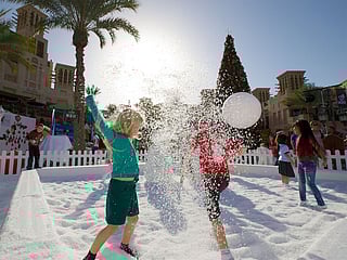 At Madinat Jumeirah Christmas Market step into a 1,750 square meter festive souk that feels straight out of a holiday movie. 