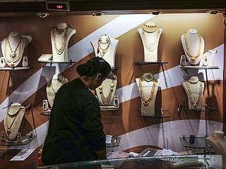 Gold prices in Dubai eased further after last week’s record highs, prompting buyers to weigh whether to enter the market now or wait for deeper declines.