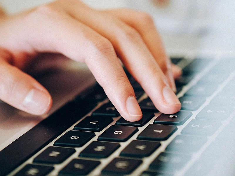 STOCK laptop online keyboard