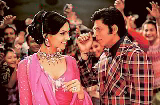 Fans celebrate as Shah Rukh Khan’s iconic scene is shared by the Oscars page