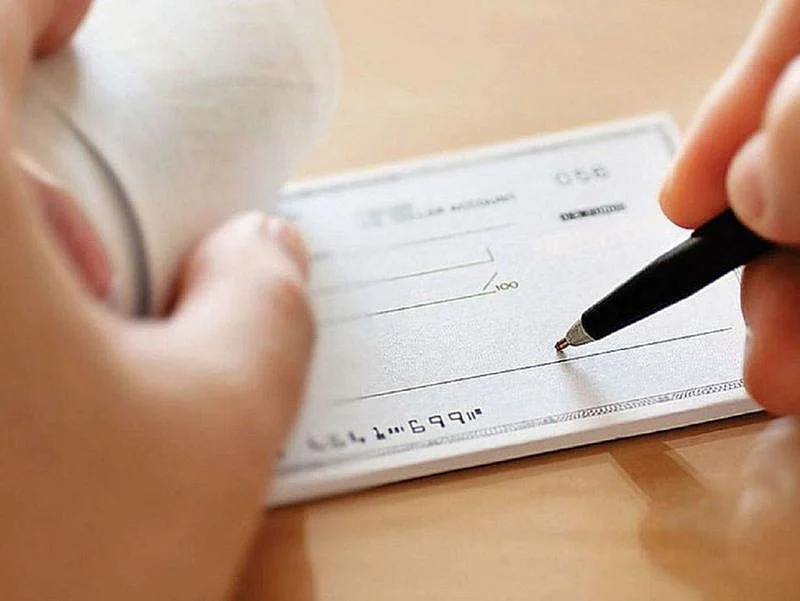 cheque ask the law wrong signature-1680231941899