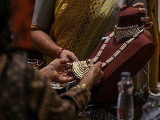 Gold buying intensifies in Dubai as geopolitical tensions escalat.